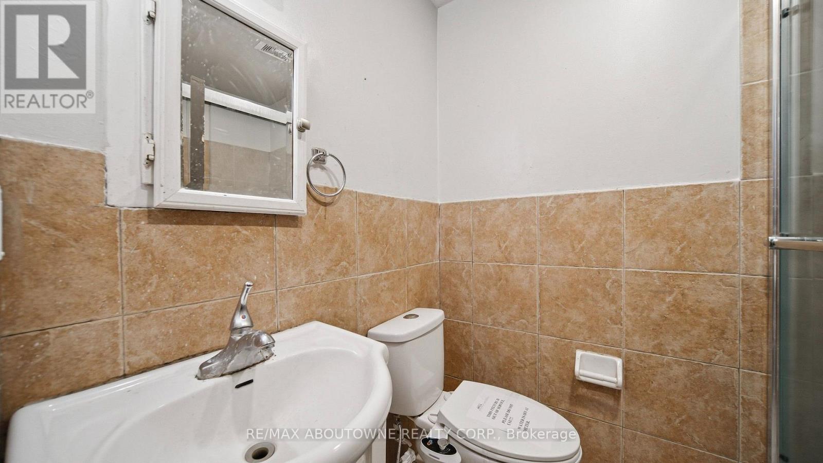 34 SEABORN ROAD - 18