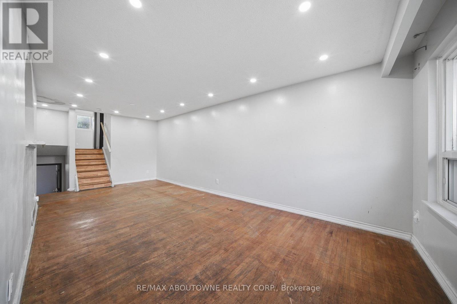 34 SEABORN ROAD - 2