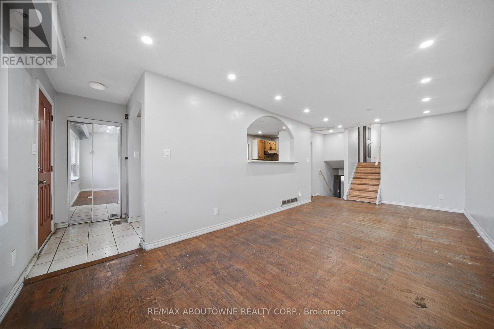 34 SEABORN ROAD - 3