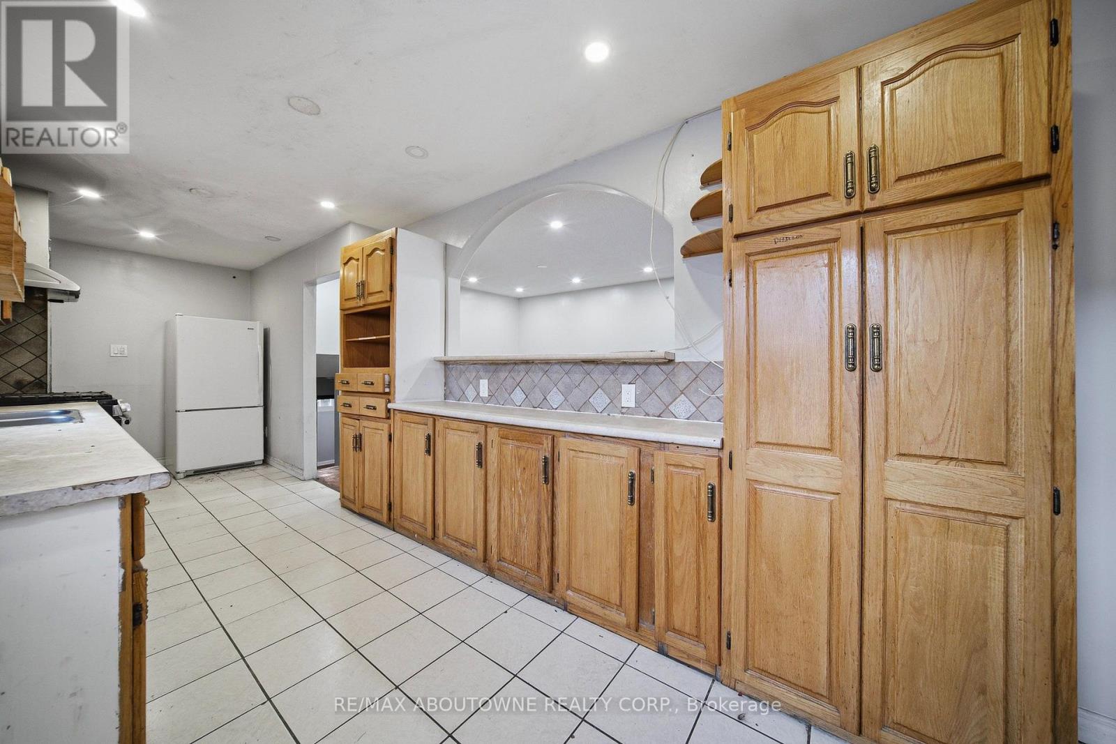 34 SEABORN ROAD - 8