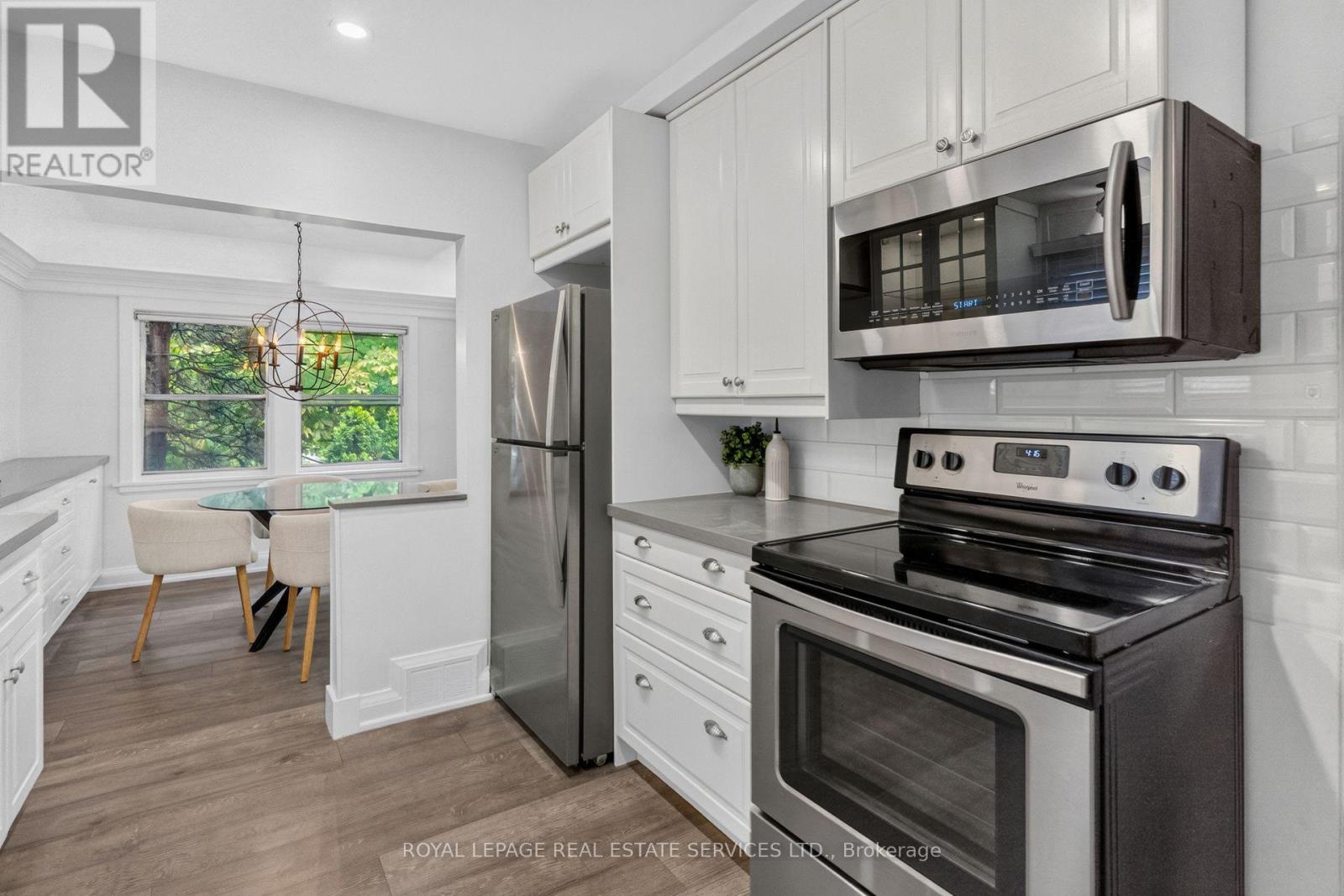 2 GLENROY AVENUE - 15