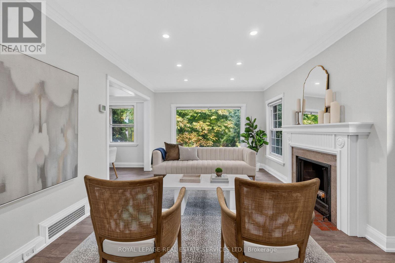 2 GLENROY AVENUE - 4