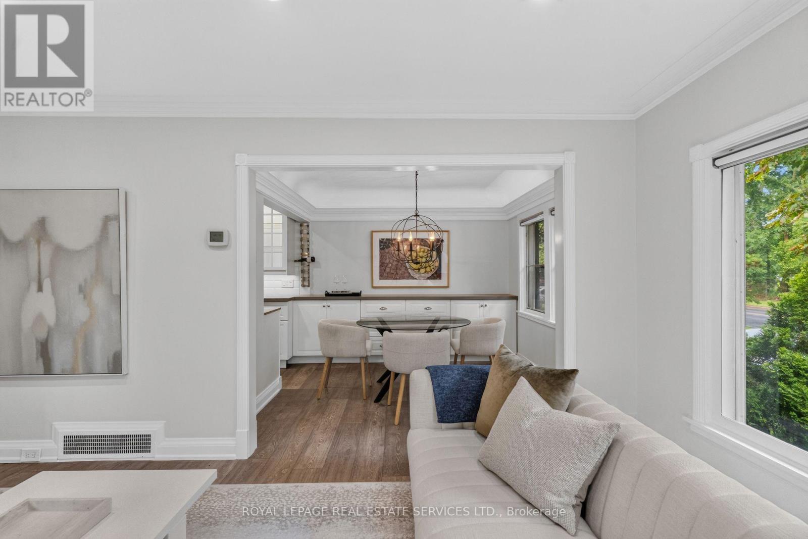 2 GLENROY AVENUE - 8