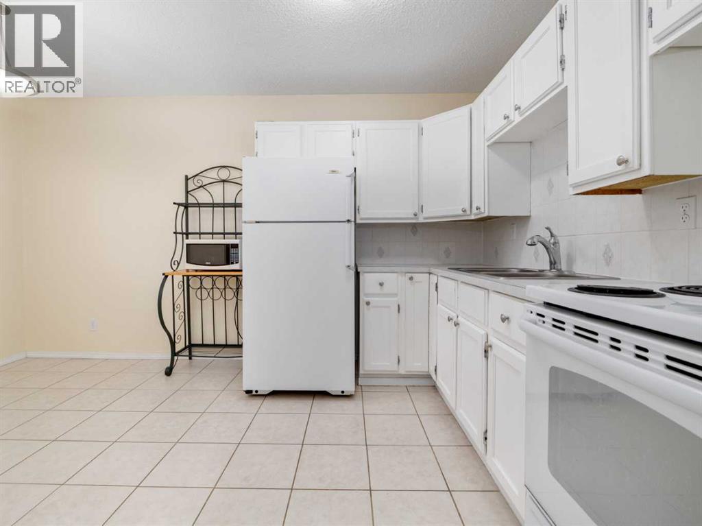 #3 269 Laval Boulevard W - 11