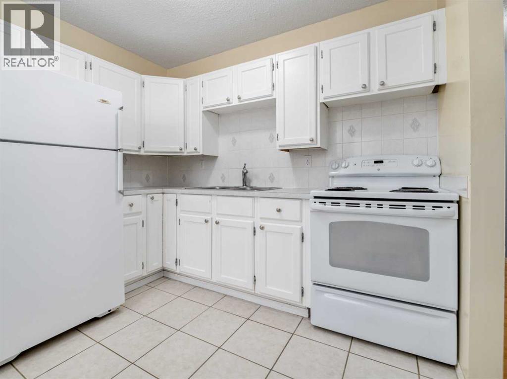 #3 269 Laval Boulevard W - 12