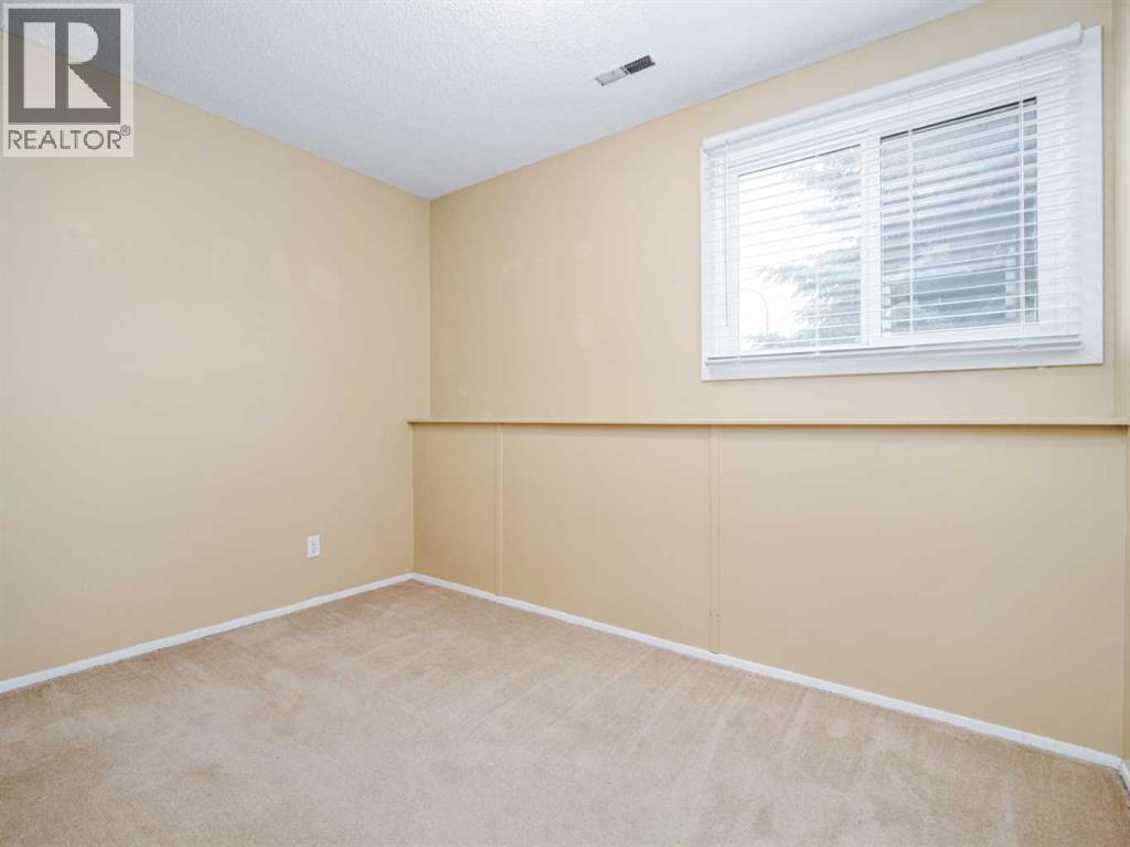 #3 269 Laval Boulevard W - 29