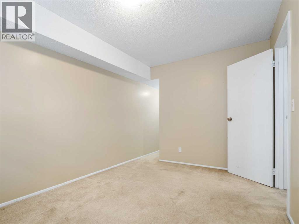 #3 269 Laval Boulevard W - 33