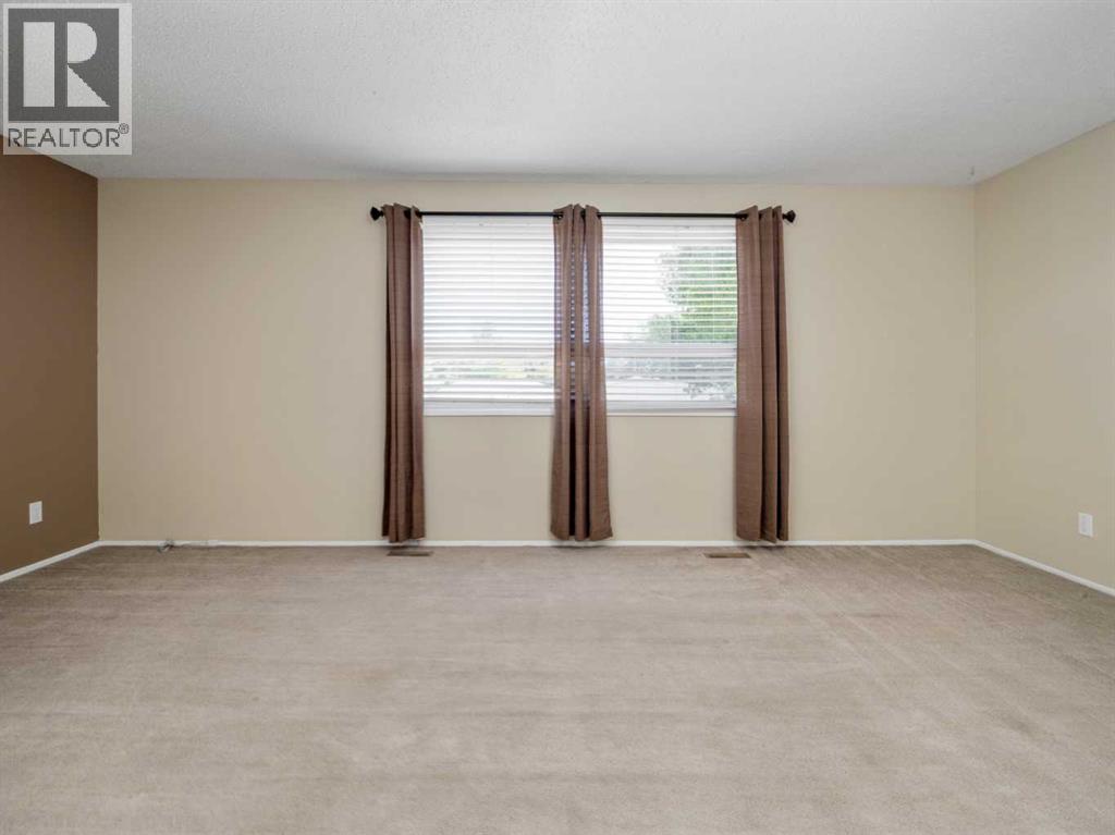 #2 269 Laval Boulevard W - 7