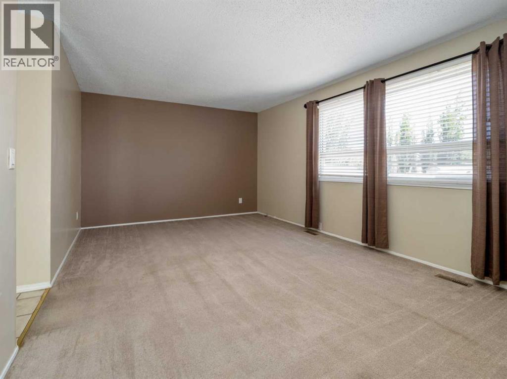 #2 269 Laval Boulevard W - 8