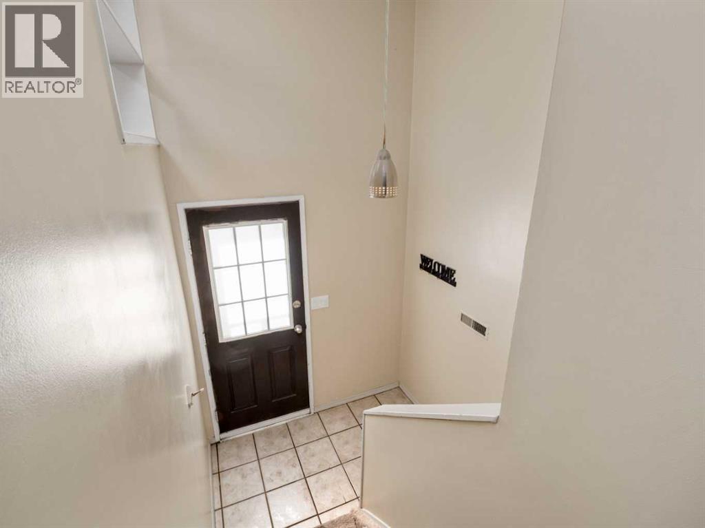 #2 269 Laval Boulevard W - 24
