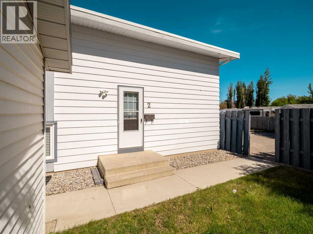 #2 269 Laval Boulevard W - 3