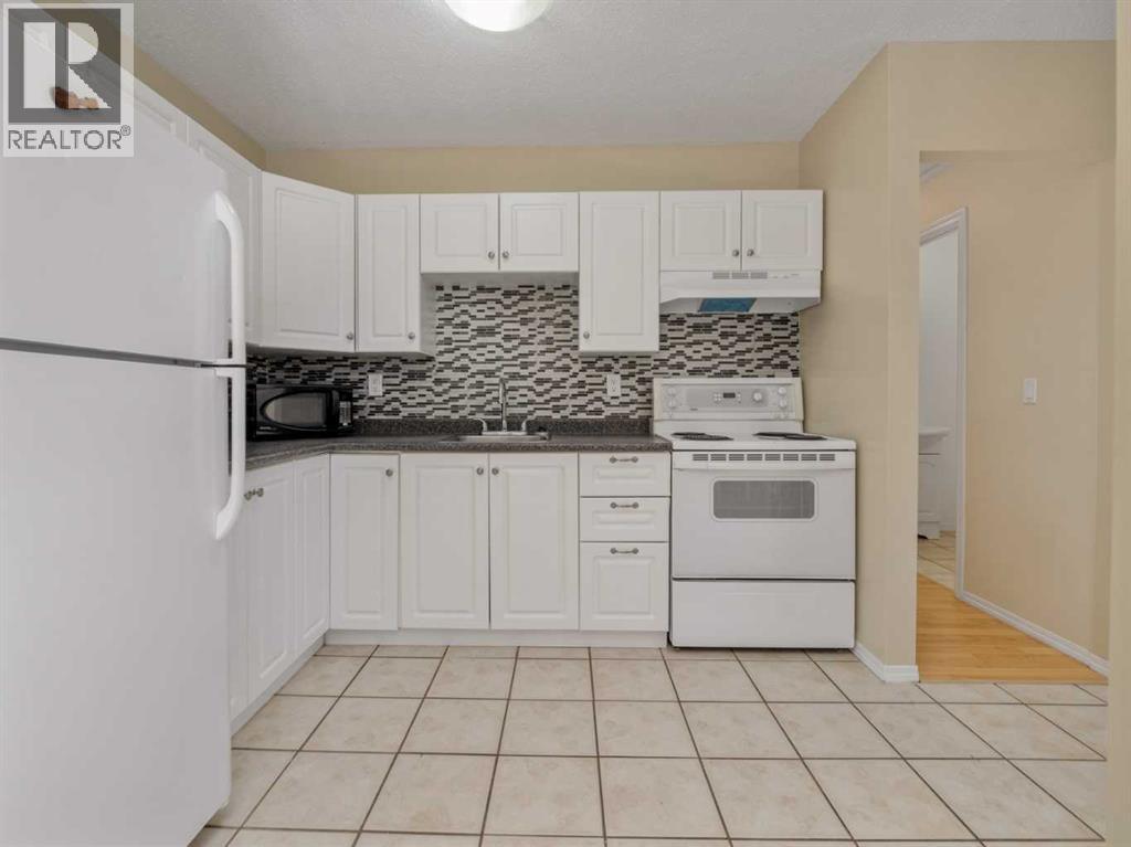 #2 269 Laval Boulevard W - 17