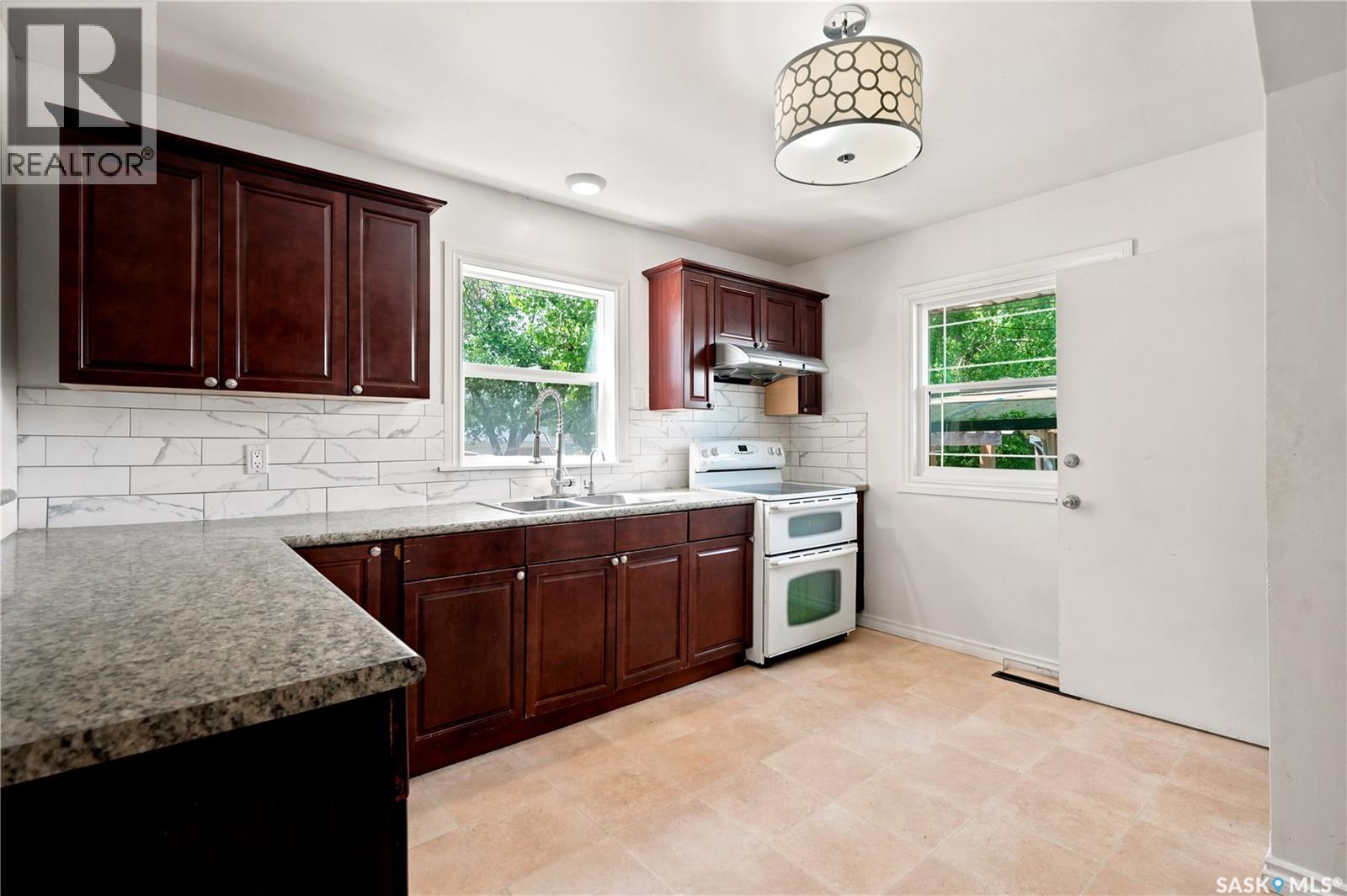 4240 8th AVENUE - 14