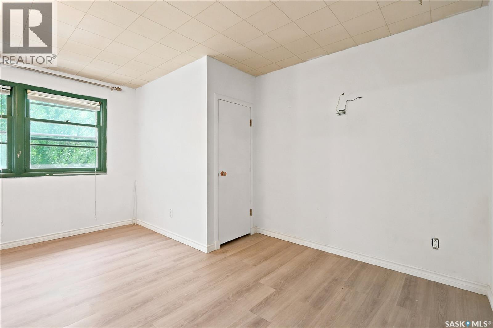 4240 8th AVENUE - 22