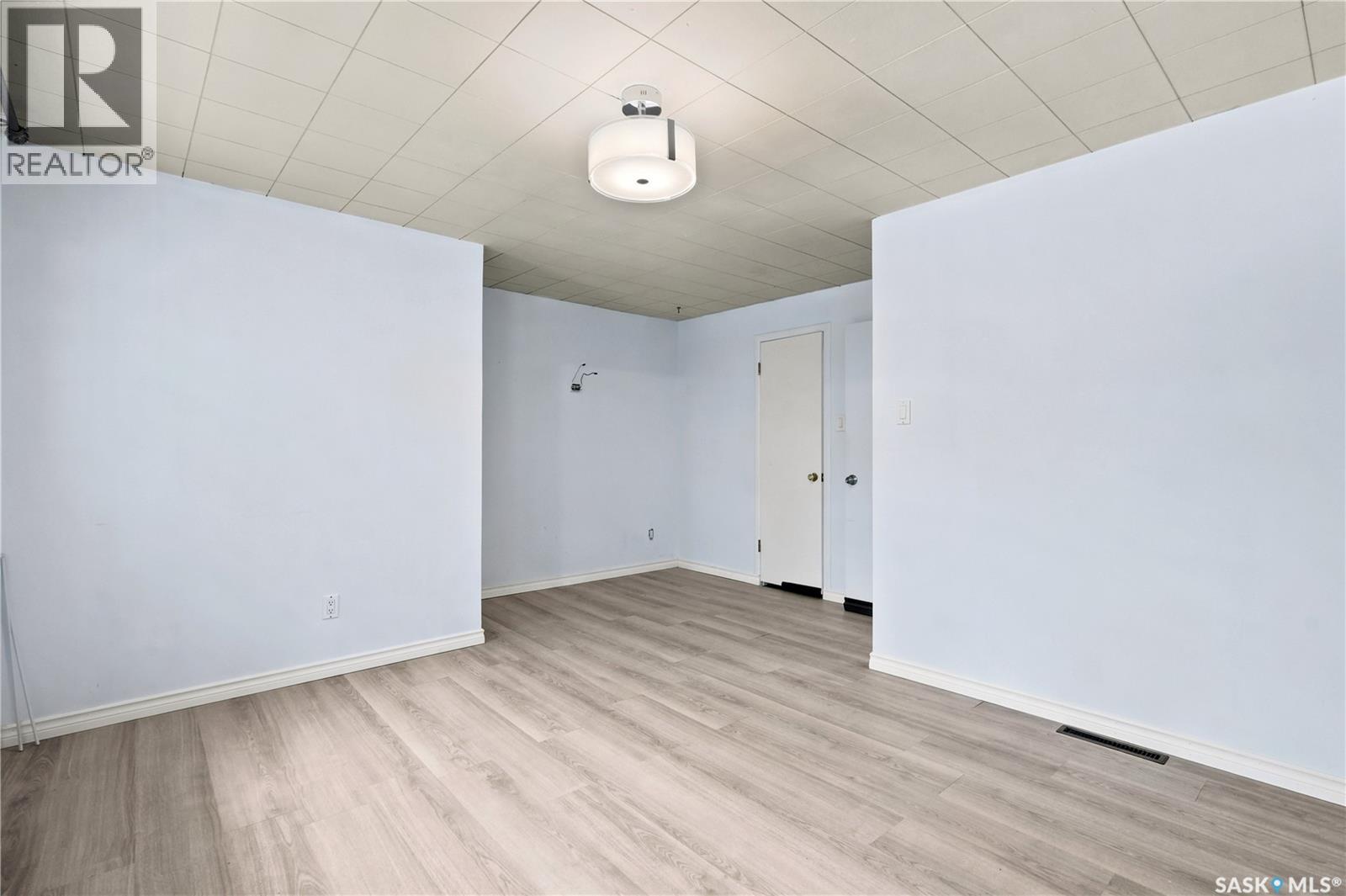 4240 8th AVENUE - 24