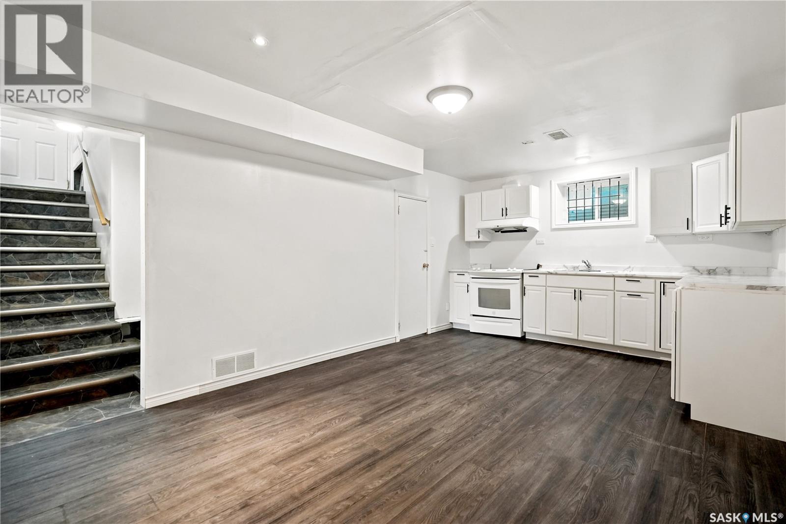 4240 8th AVENUE - 32