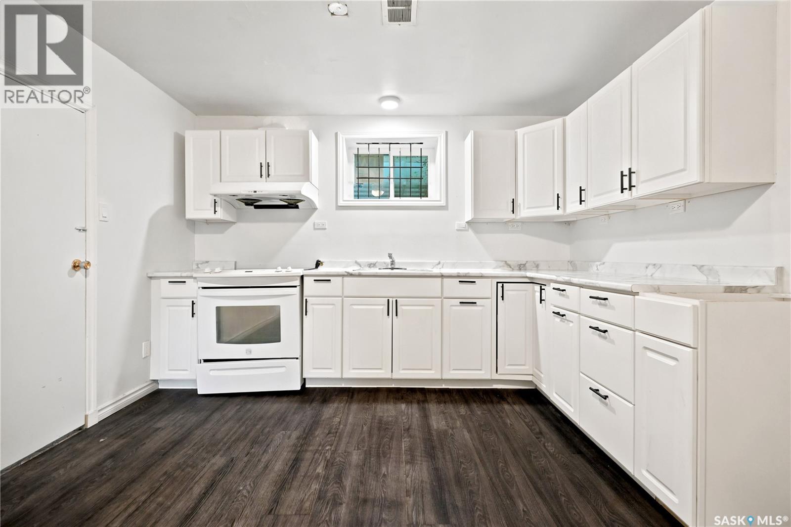 4240 8th AVENUE - 34