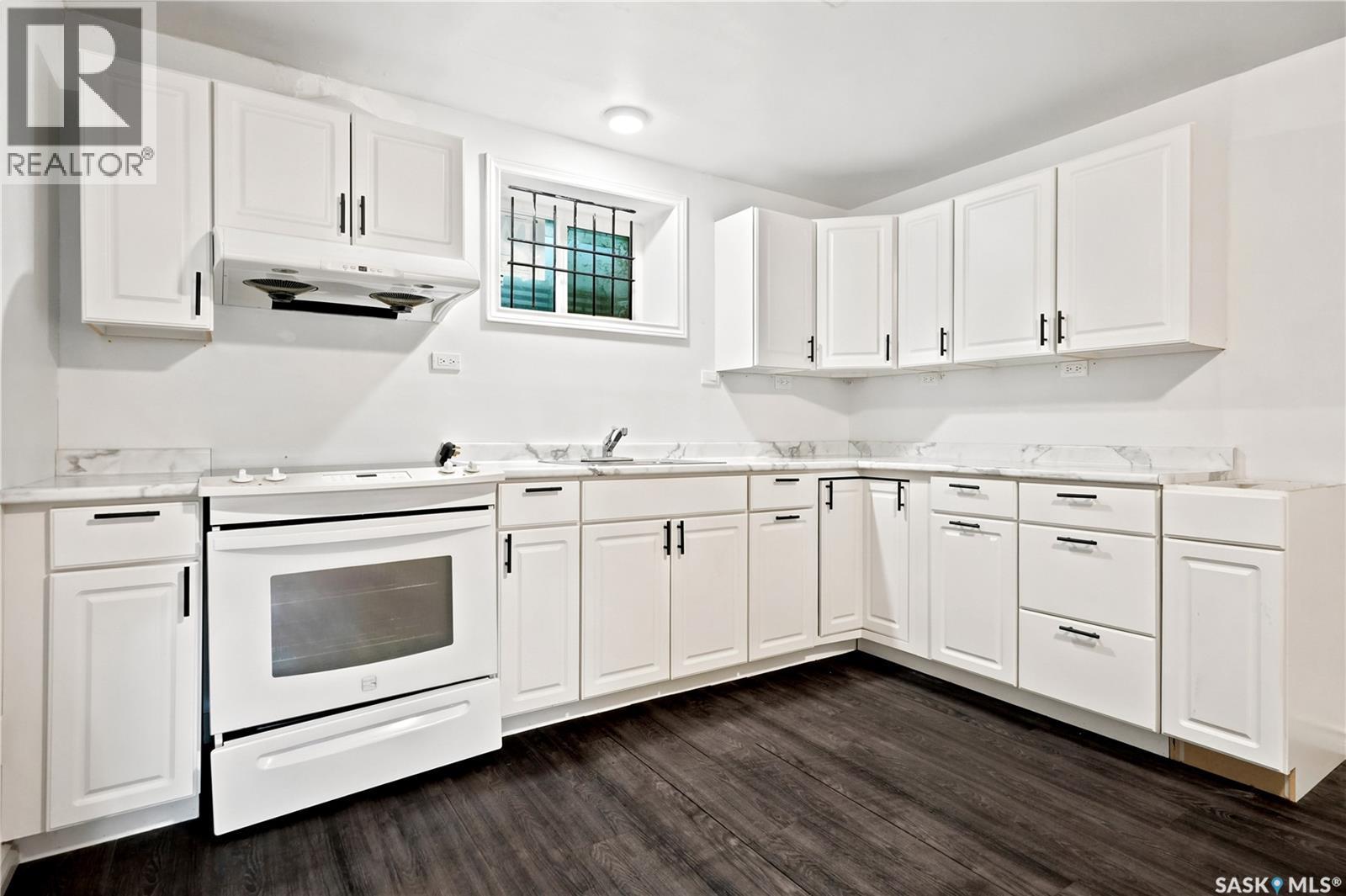 4240 8th AVENUE - 35