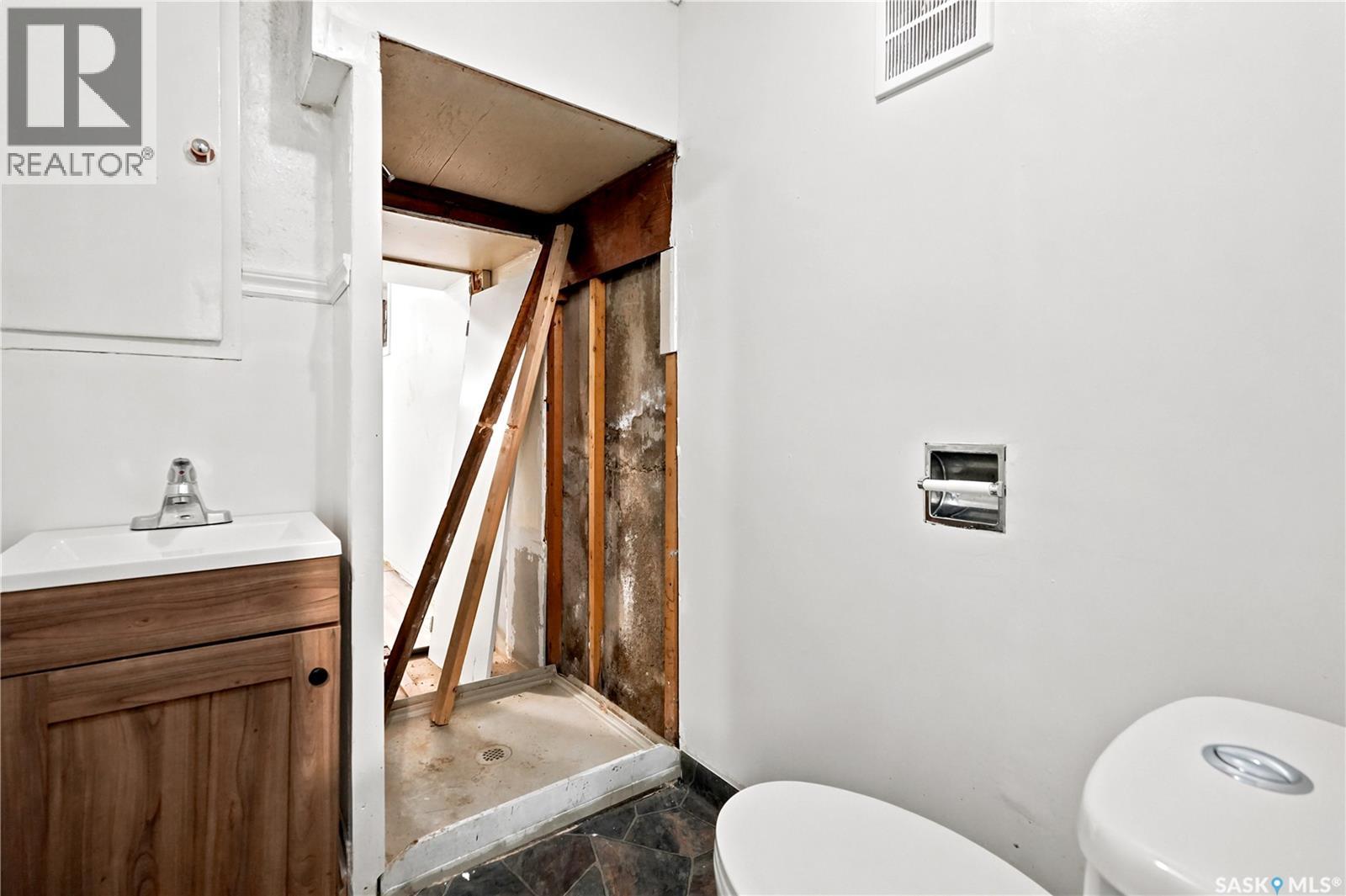 4240 8th AVENUE - 43