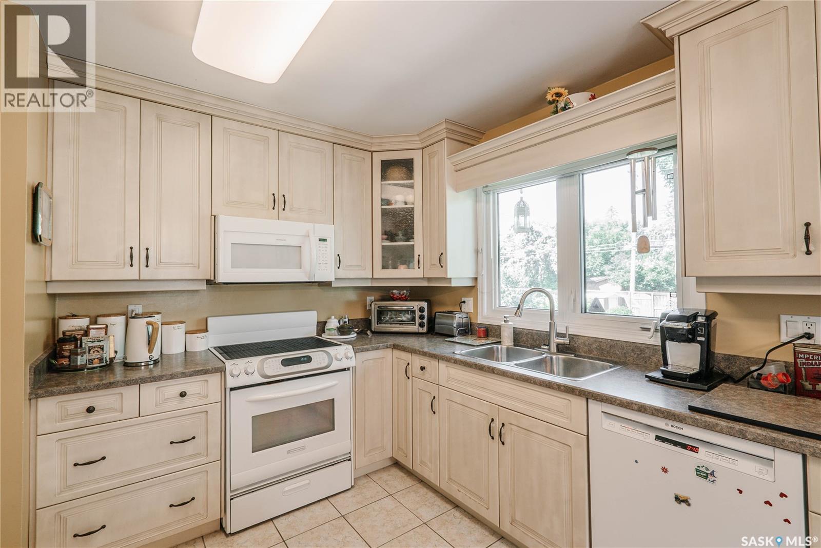 2704 Preston AVENUE S - 11