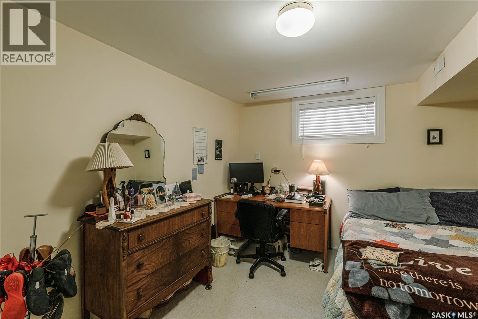 2704 Preston AVENUE S - 27