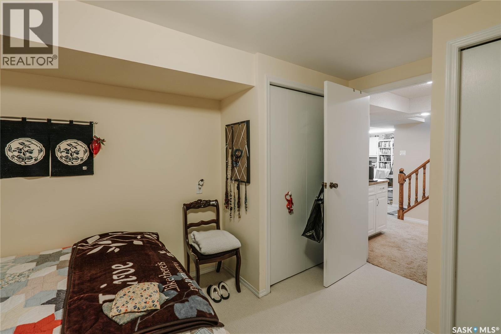 2704 Preston AVENUE S - 28