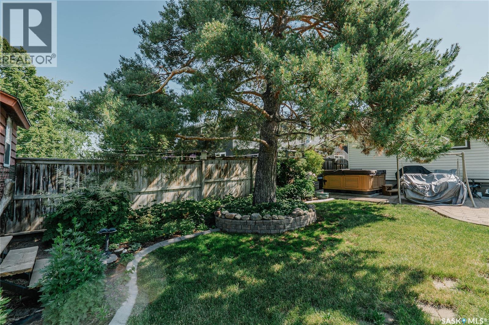 2704 Preston AVENUE S - 33