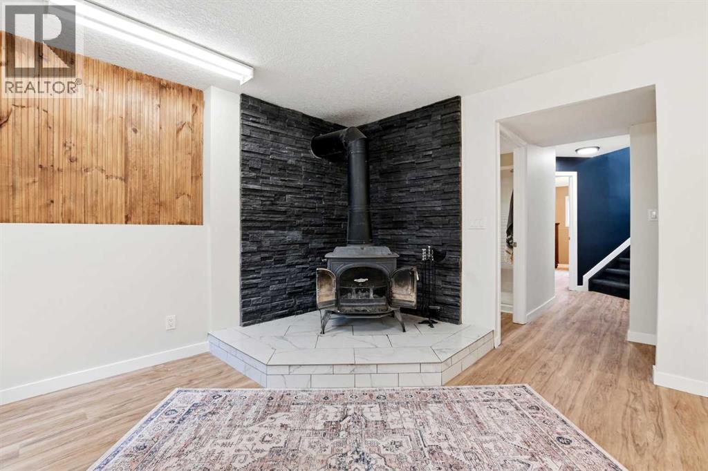 5212 55 Avenue - 20