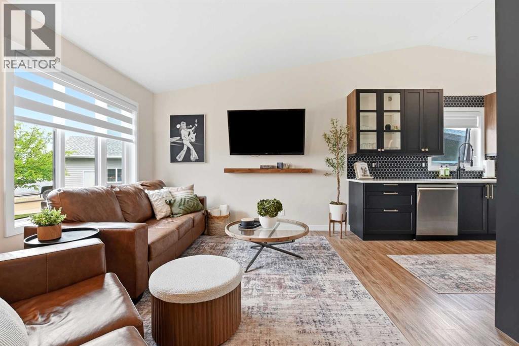 5212 55 Avenue - 5