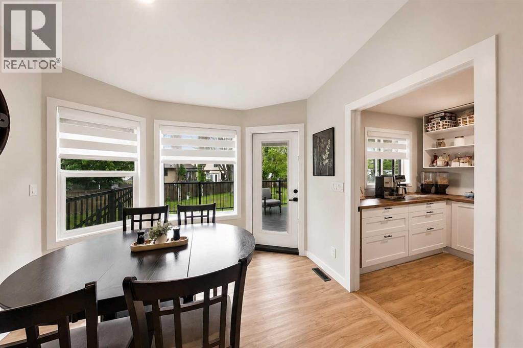 5212 55 Avenue - 10