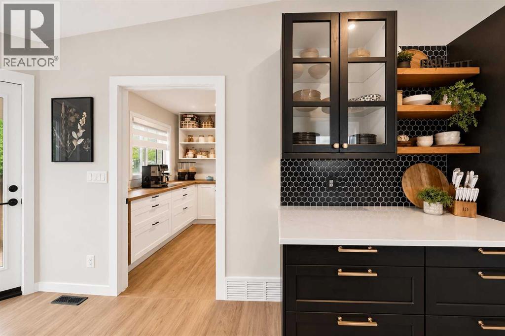 5212 55 Avenue - 11