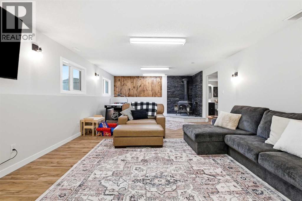 5212 55 Avenue - 19
