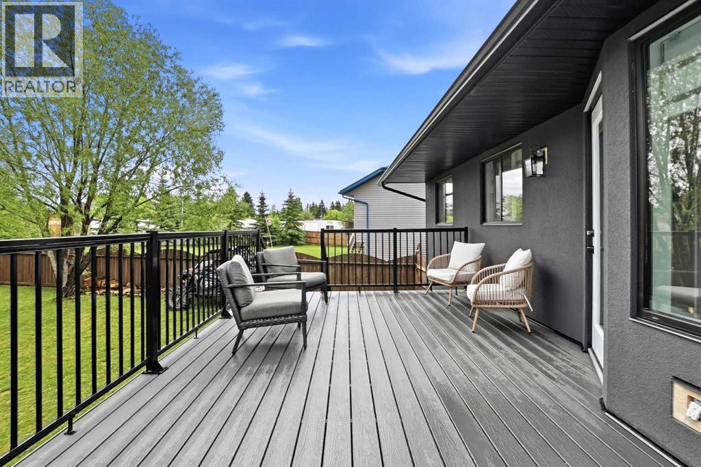 5212 55 Avenue - 24