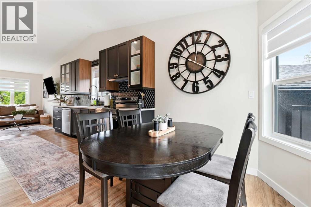 5212 55 Avenue - 9