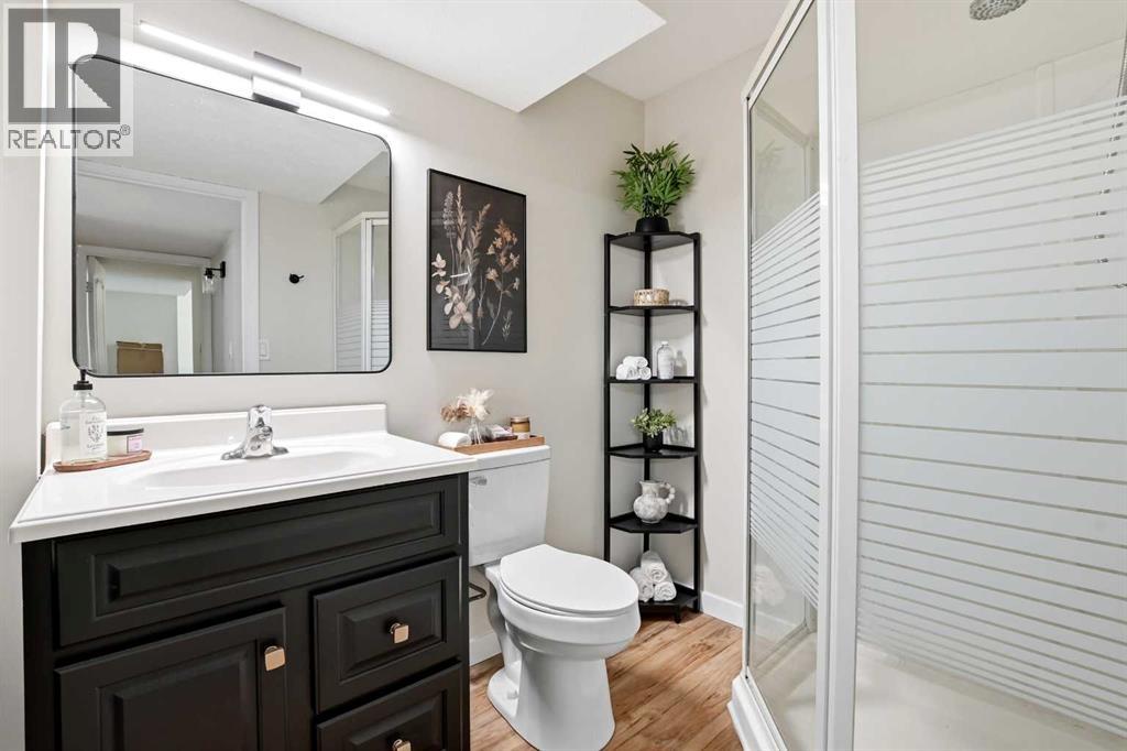 5212 55 Avenue - 23