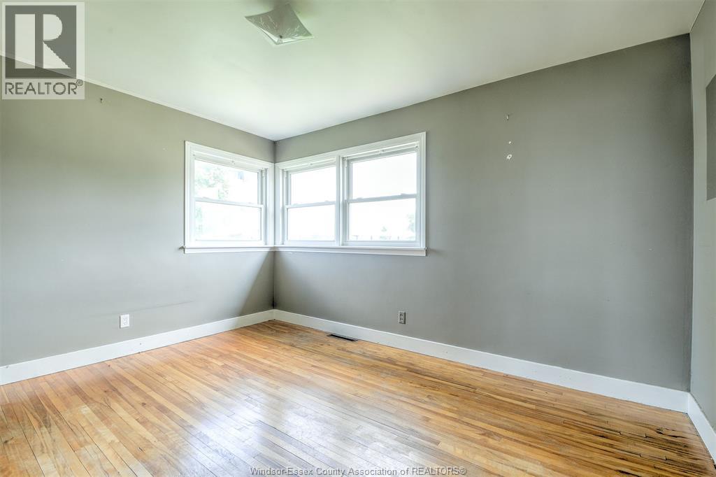 209 SANDWICH STREET North - 18