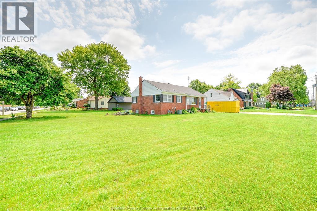 209 SANDWICH STREET North - 2