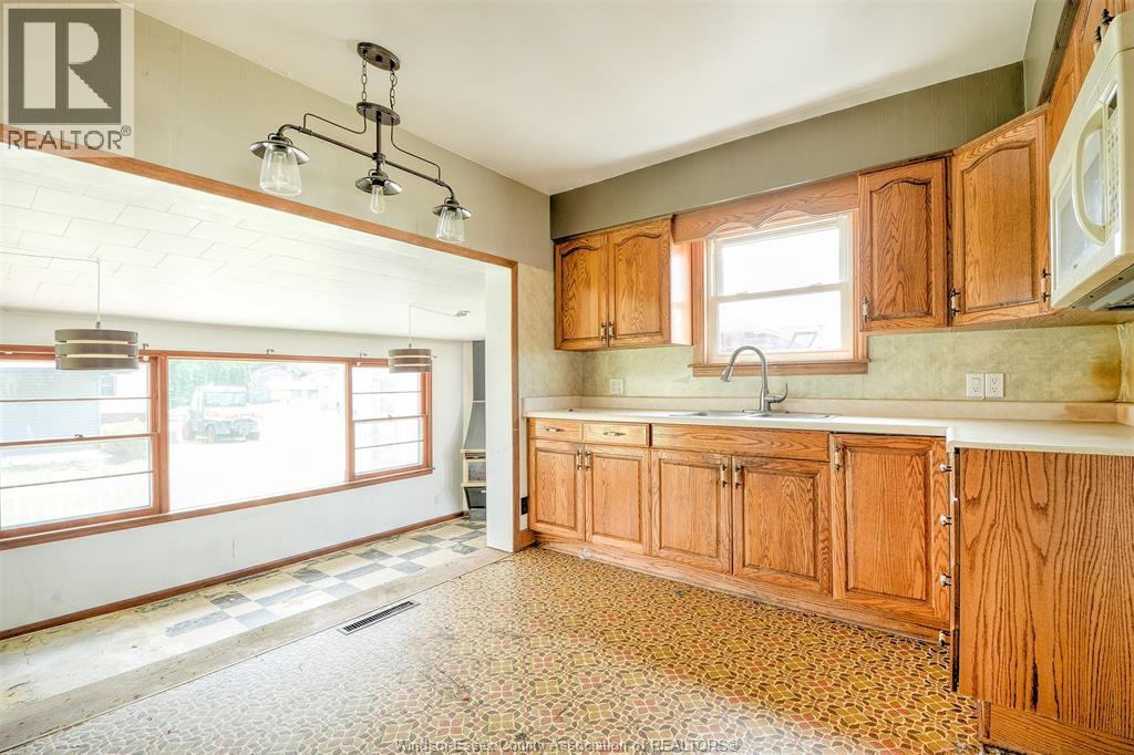 209 SANDWICH STREET North - 22