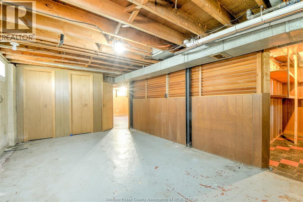 209 SANDWICH STREET North - 35