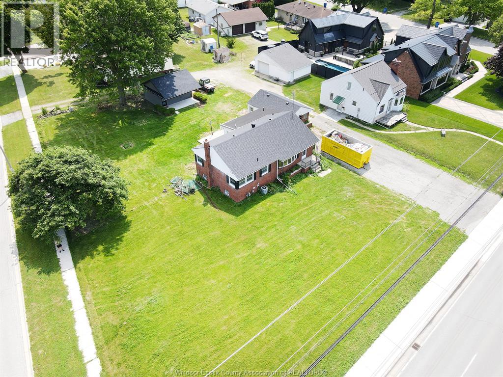209 SANDWICH STREET North - 36