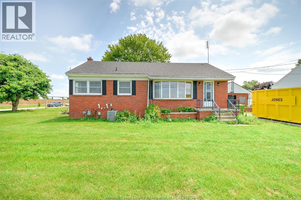 209 SANDWICH STREET North - 4