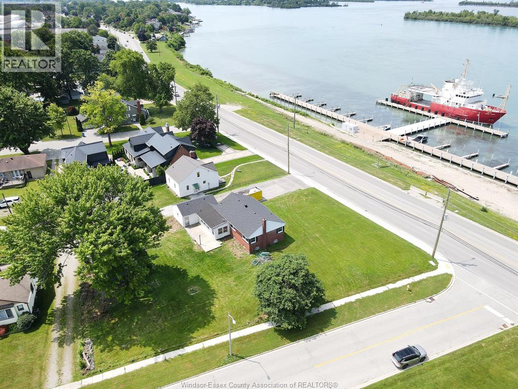 209 SANDWICH STREET North - 44