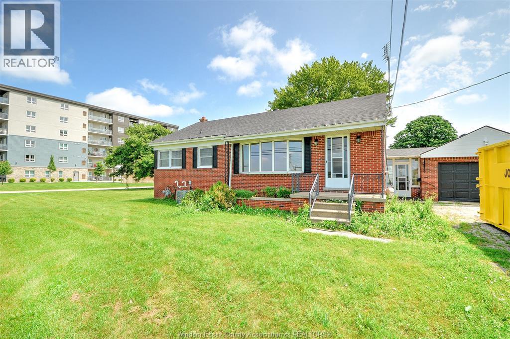 209 SANDWICH STREET North - 5