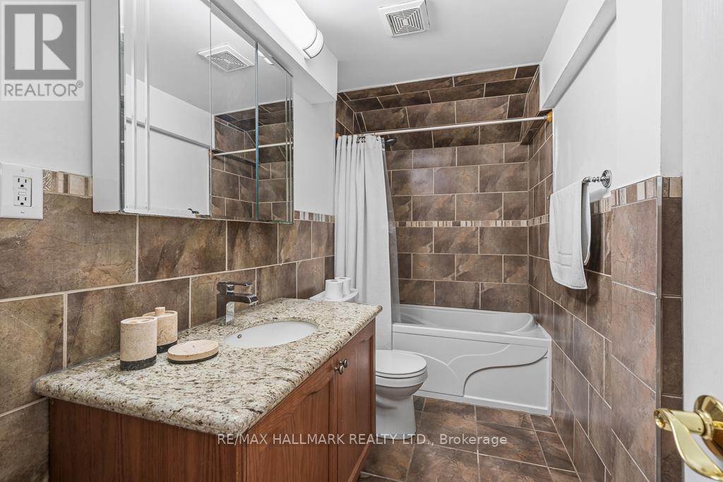 321 GRAND VELLORE CRESCENT - 44