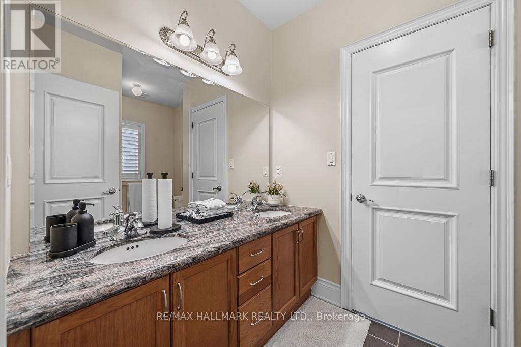 321 GRAND VELLORE CRESCENT - 33