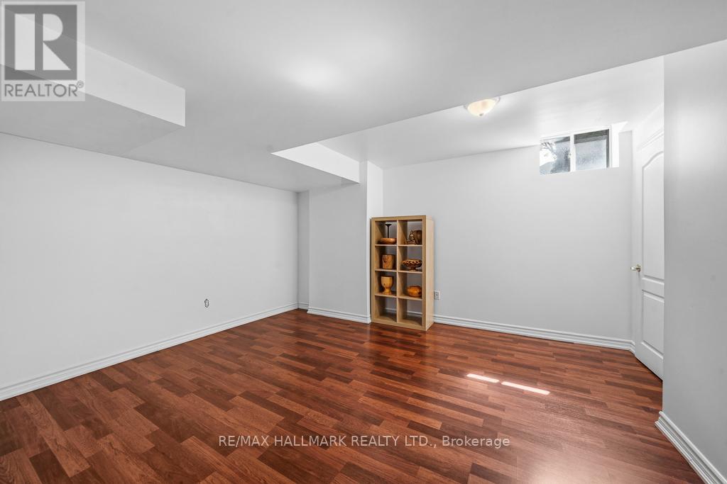 321 GRAND VELLORE CRESCENT - 40