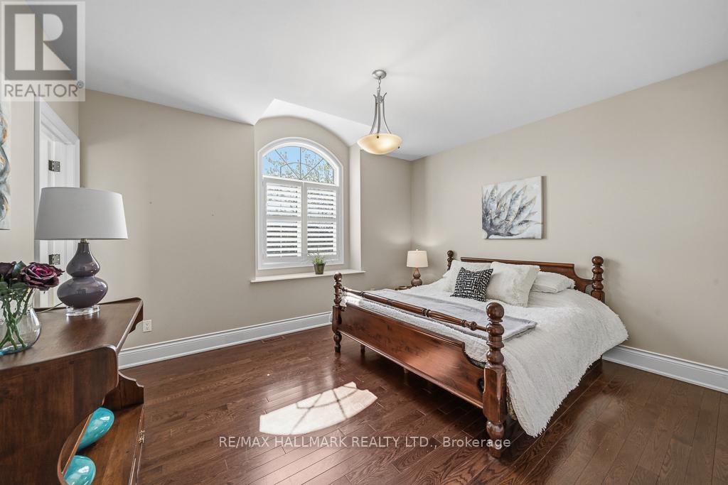 321 GRAND VELLORE CRESCENT - 26