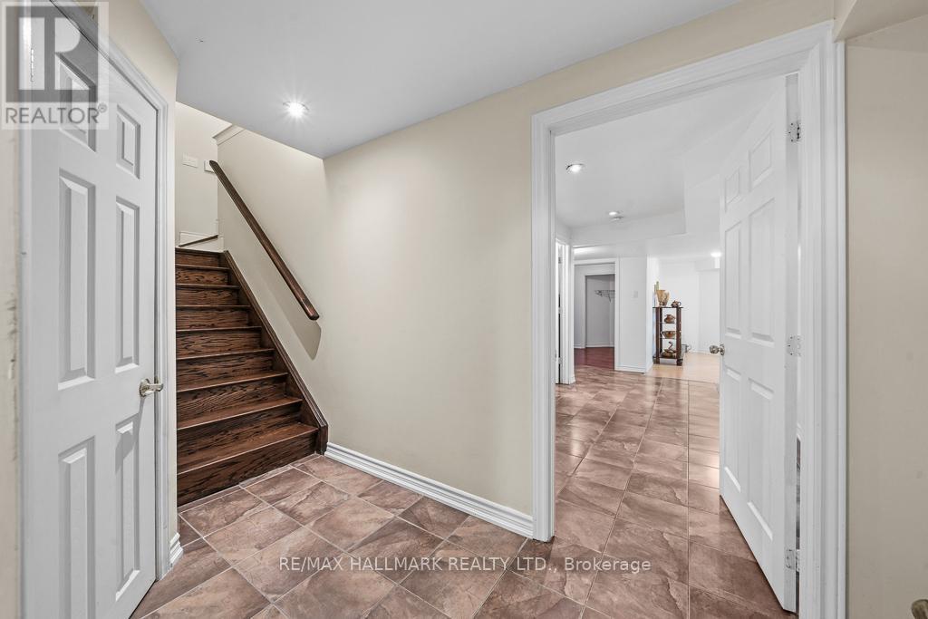 321 GRAND VELLORE CRESCENT - 36