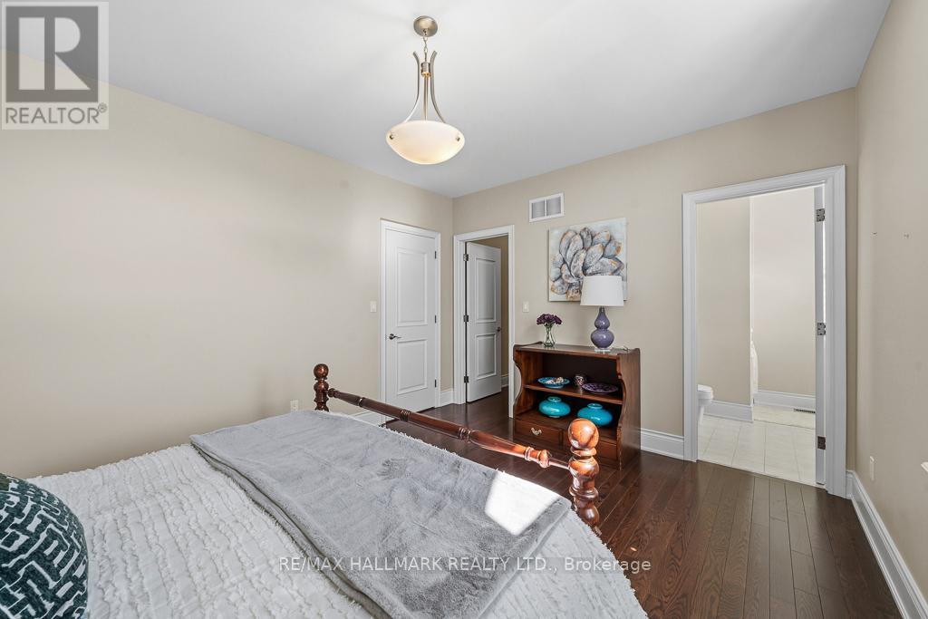 321 GRAND VELLORE CRESCENT - 27