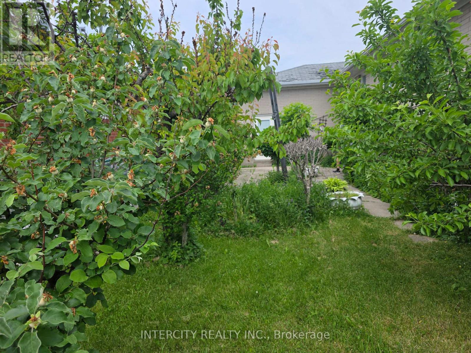 7030 DARCEL AVENUE - 22